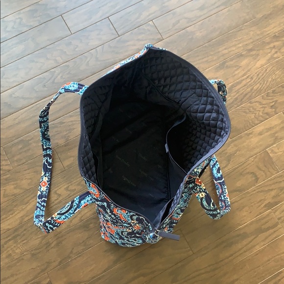 Vera Bradley duffel bag - Picture 2 of 2